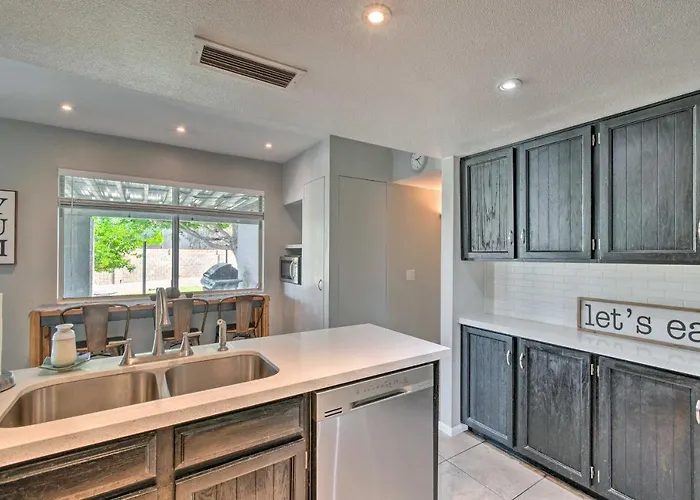 1 Mi To Dobson Ranch: Modern Escape W/ Gazebo!