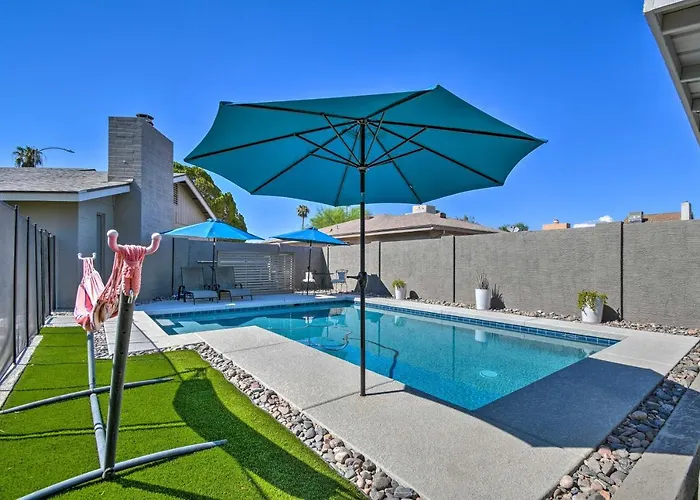 Holiday home 1 Mi To Dobson Ranch: Modern Escape W/ Gazebo!