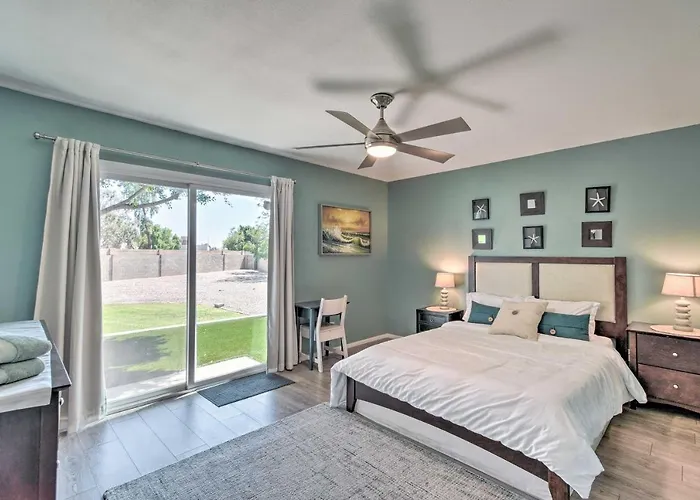 Holiday home 1 Mi To Dobson Ranch: Modern Escape W/ Gazebo!